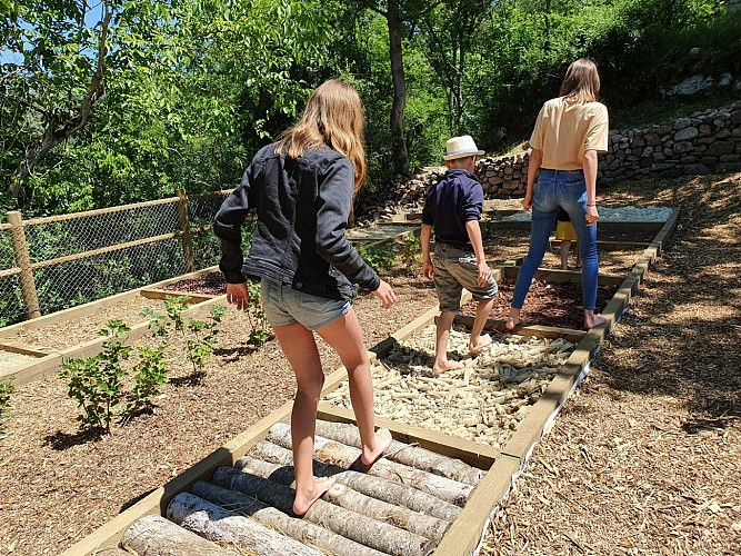 Site et jardin médiévaux de Donzy