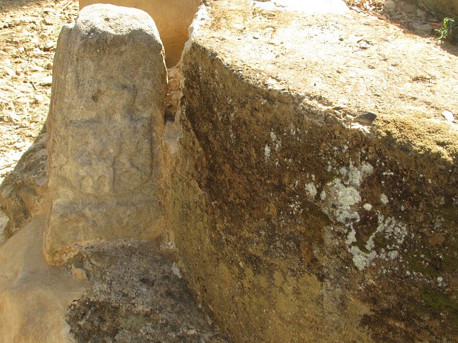 La Garenne bollard