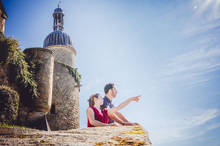Tour Quiquengrogne et Maison Canoniale