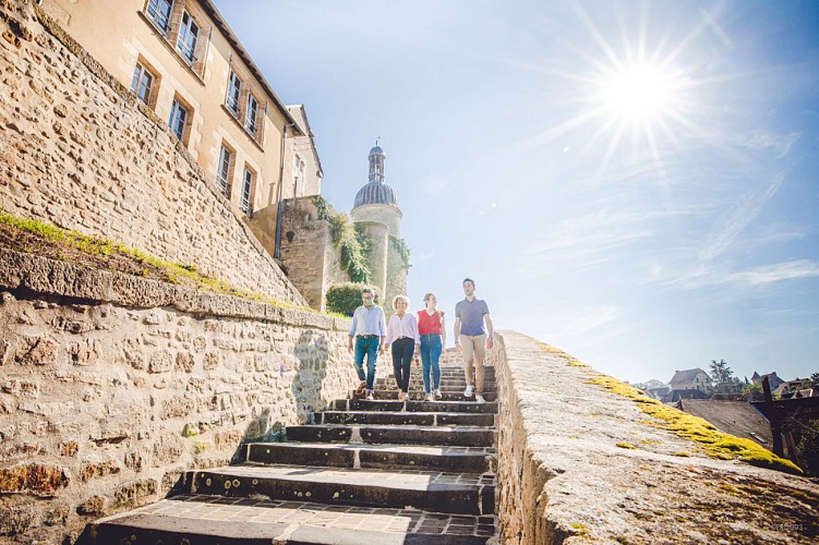 Tour Quiquengrogne et Maison Canoniale