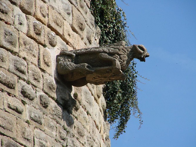 Tour Quiquengrogne et Maison Canoniale