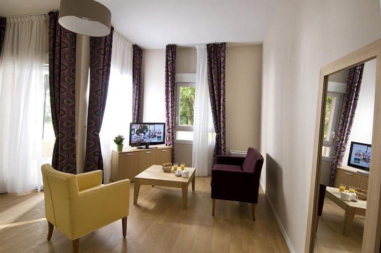 "Domitys Le Parc Saint-Germain" furnished apartments