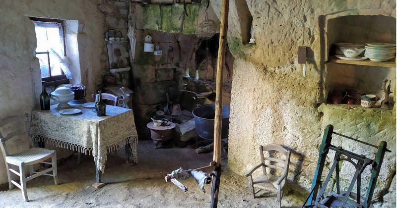 Les Maisons Troglodytes de Forges