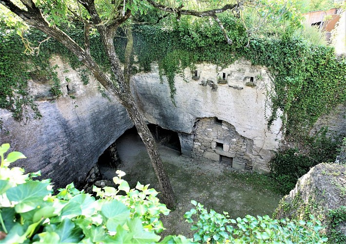 Troglodytes & Sarcophages