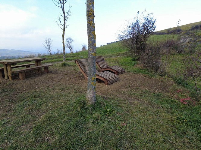 Aire de stationnement Longes / Col de chassenoud