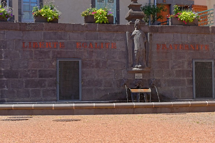 Fontaine Saint Priest