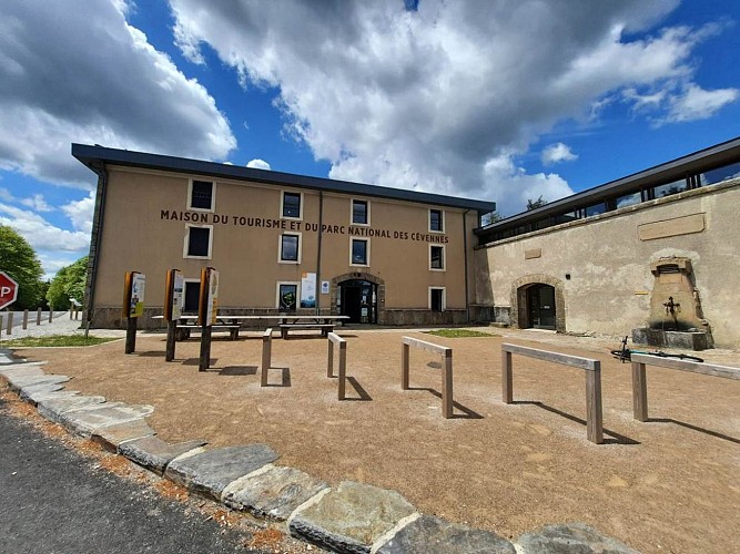 MAISON DU TOURISME ET DU PARC NATIONAL DES CEVENNES (CEVENNES NATIONAL PARK AND TOURISM CENTER)