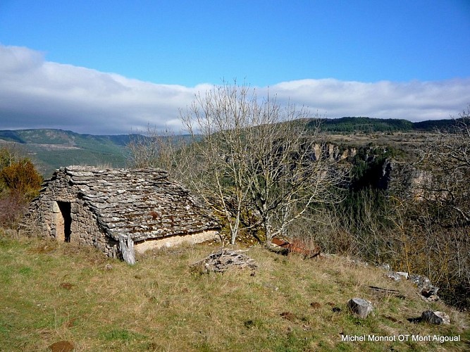 Village de Lanuéjols