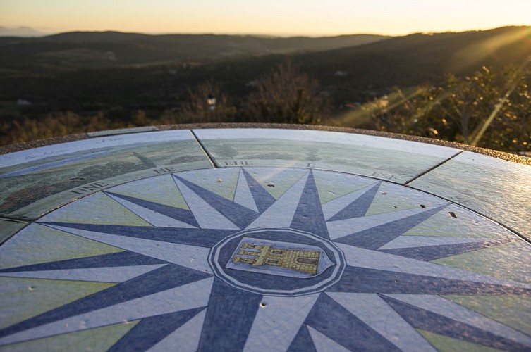 La plus belle vue du Golfe depuis la table d'orientation de l'office de tourisme