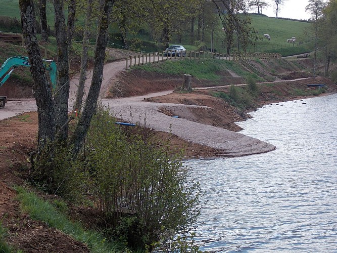 Plan d'eau barrage EDF, rivière Besbre, Coindre et  affluents .