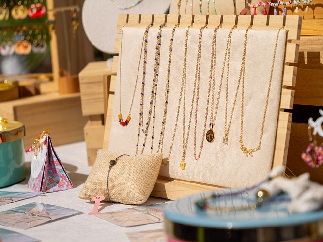 Provenzalische Sommer Markt beim Hafen von la Madrague