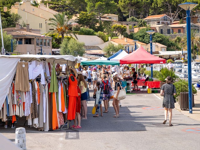 Summer Provençal market of Port de la Madrague