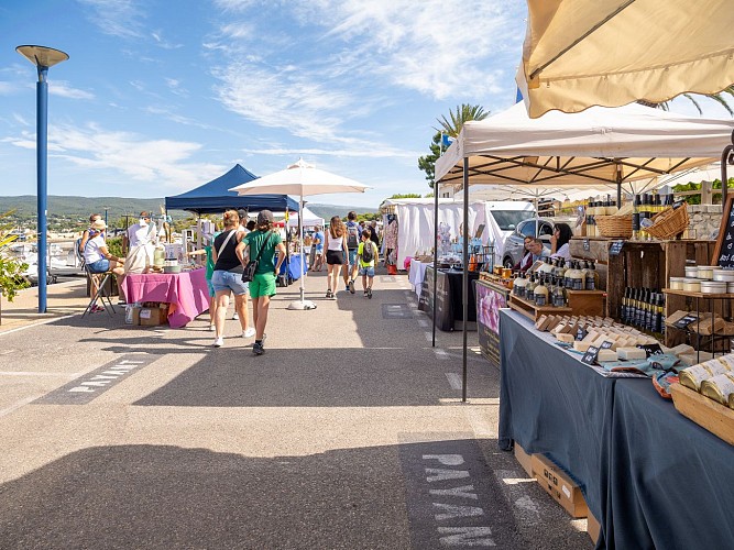 Summer Provençal market of Port de la Madrague