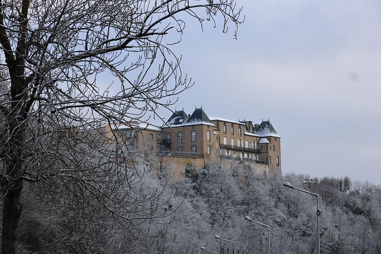 Castillo y Ayuntamiento de Pont-du-Château