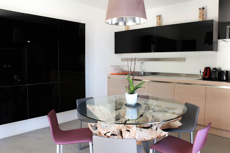 Bastide de la clare : 8 personnes proche mer 4 chambres, piscine, billard...