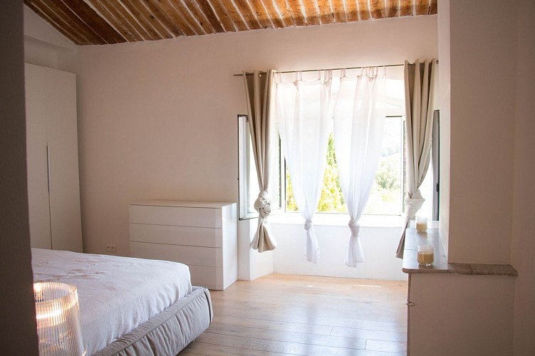 Bastide de la clare : 8 personnes proche mer 4 chambres, piscine, billard...