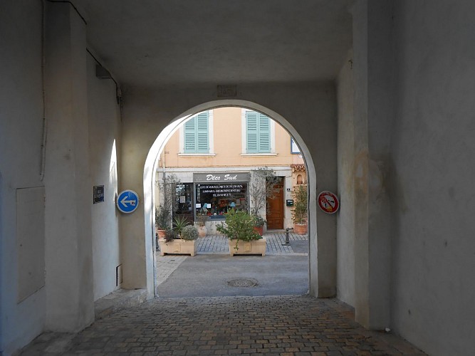Porte Mazarine