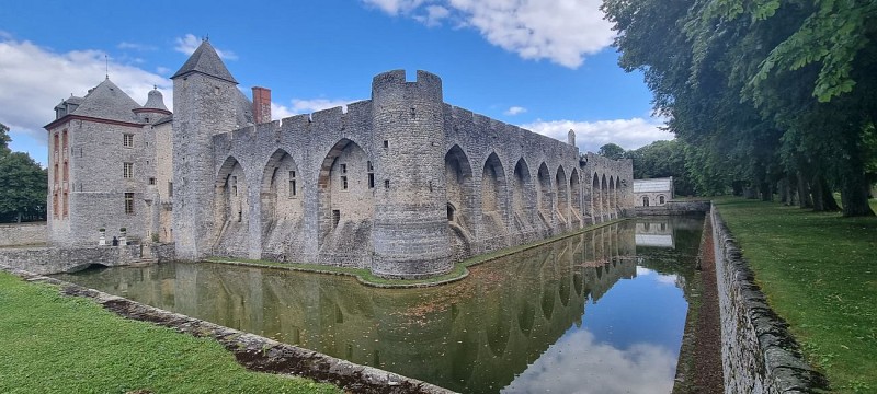 Bouville - Farcheville Castle