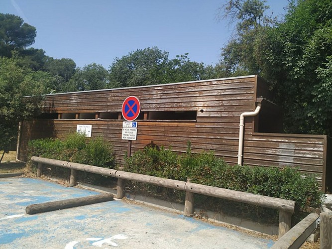 Toilettes publiques du Parc de Vaugrenier