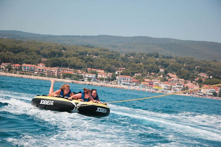 Ziehende Boje in der Bucht von Les Lecques - New Gliss