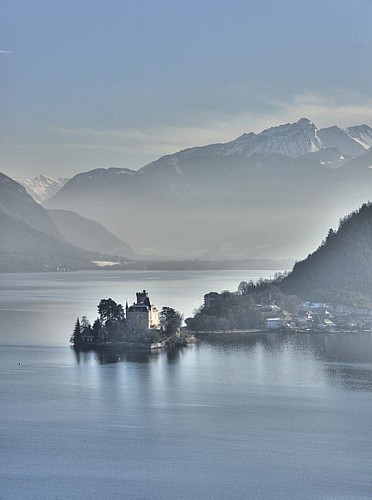 Quel est ce château au loin?
