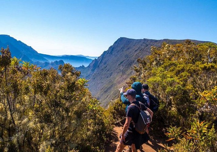 Randonnée guidée sur les Remparts de Mafate autour du Piton Maïdo, à La Réunion