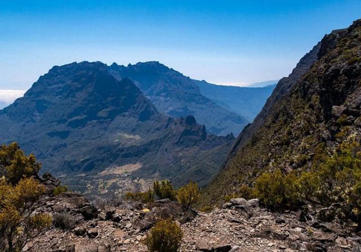 Randonnée guidée sur les Remparts de Mafate autour du Piton Maïdo, à La Réunion