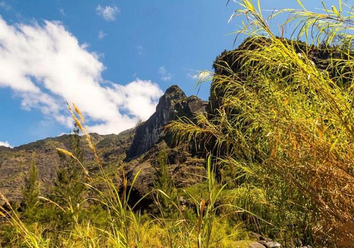 Randonnée guidée vers La Chapelle dans le cirque de Cilaos, à La Réunion