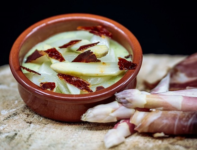 Asperges Déjeuner sur lIle de Patiras 800x600