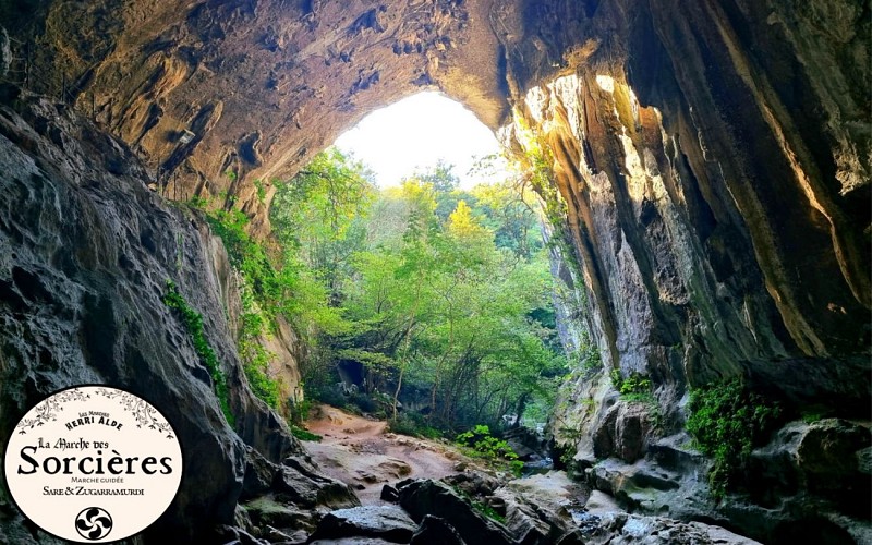 Marche des Sorcières - Entrée grottes