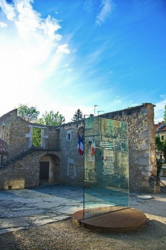 La cour des fusillés et son mémorial