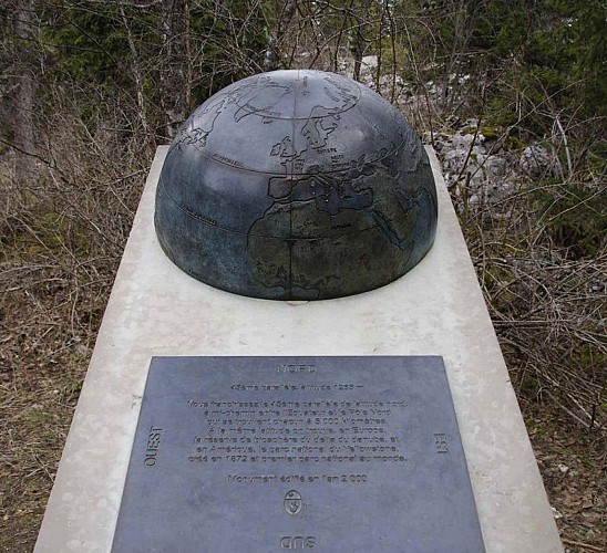 Monument du 45ème Parallèle (PNRV)