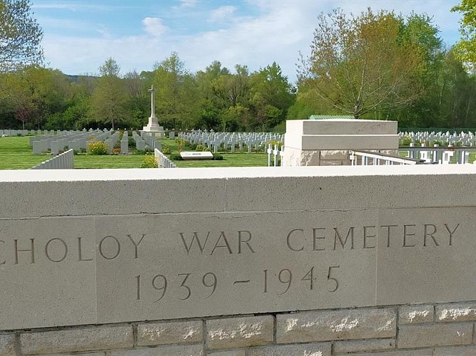 CIMETIÈRE MILITAIRE FRANCO-BRITANNIQUE (1939-1945)