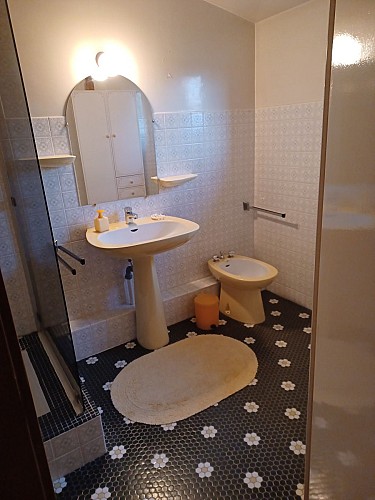 SALLE DE BAIN ETAGE