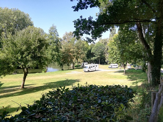 Aire de camping-car Saint-Céneri-le-Gérei