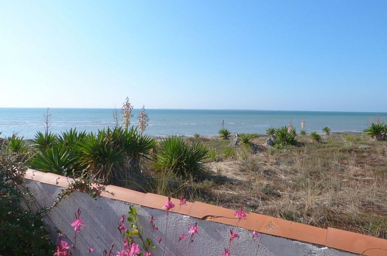 MAISONNETTE FACE À L'OCÉAN LA TRANCHE SUR MER