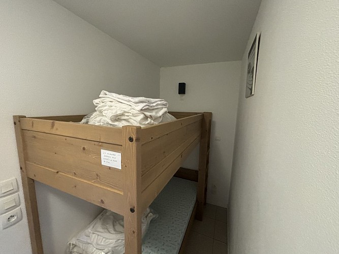 Maison dans un village vacances avec une pisicne collective.