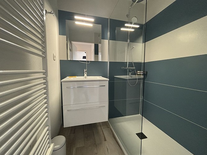 Maison dans un village vacances avec une pisicne collective.