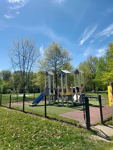 Chandos-Montpon-jeux-toboggan