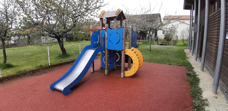 aire-de-jeux-le-pizou2