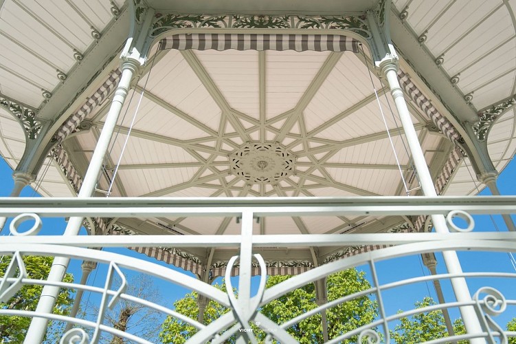 Kiosque à musique de la source de l'Hôpital