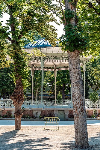 Kiosque à musique de la source de l'Hôpital