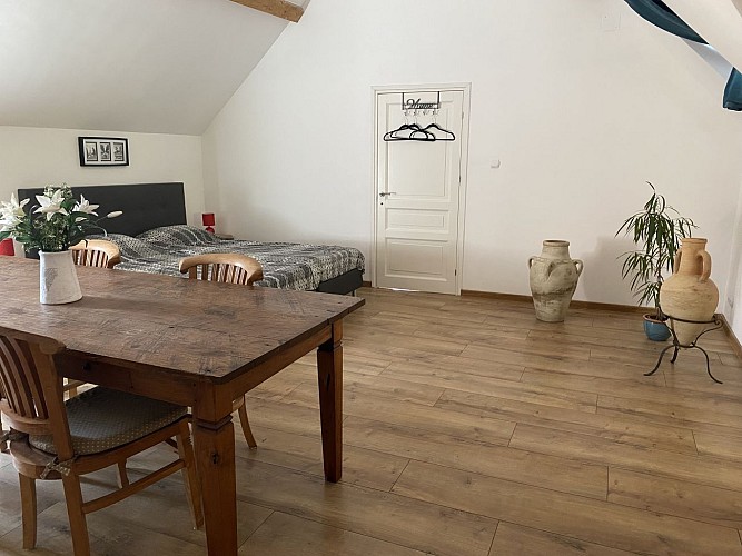 Bussolles castle great cottage