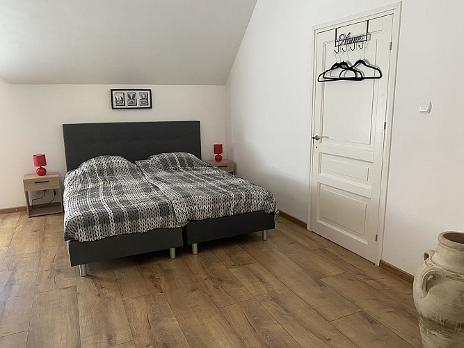 Bussolles castle great cottage