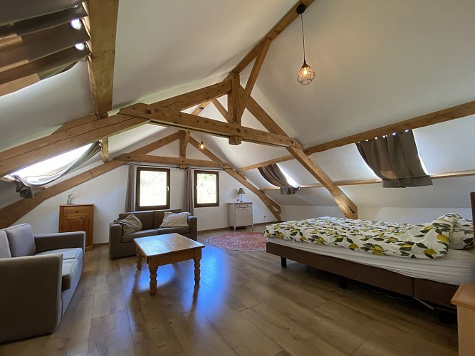 Bussolles castle great cottage