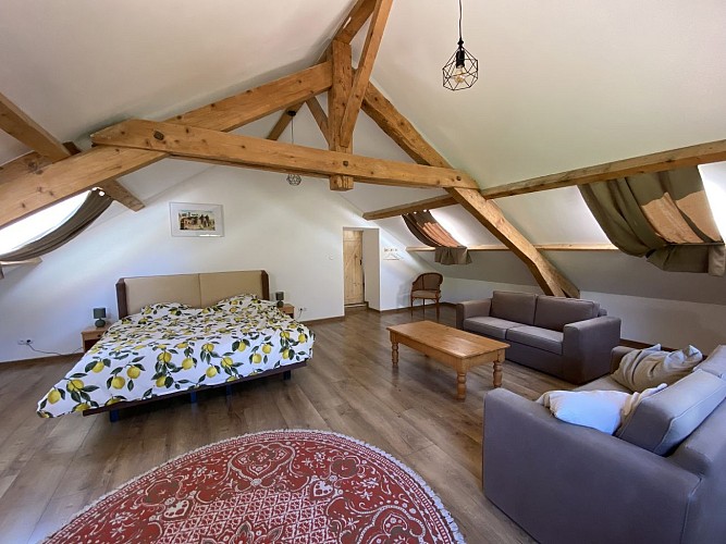 Bussolles castle great cottage