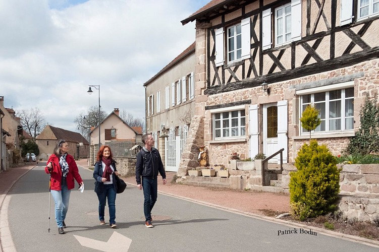 Village de Droiturier, site clunisien