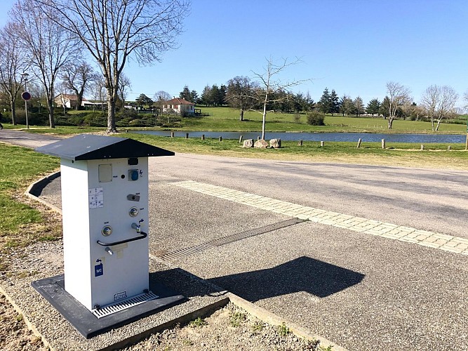 Aire d'accueil et de services - Deux-Chaises