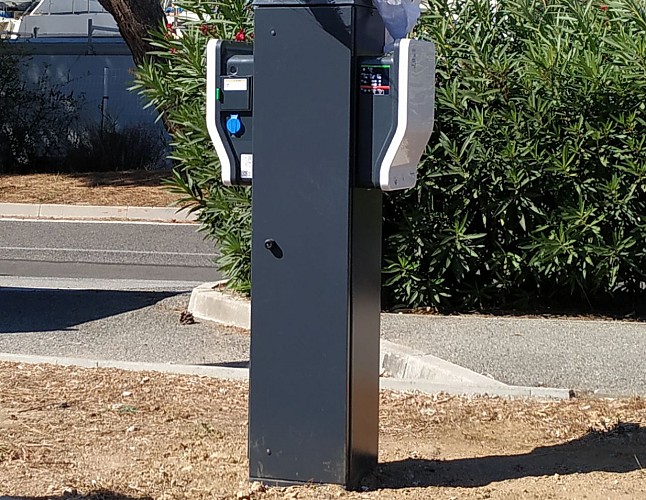 Charging station at the Marines de Gassin