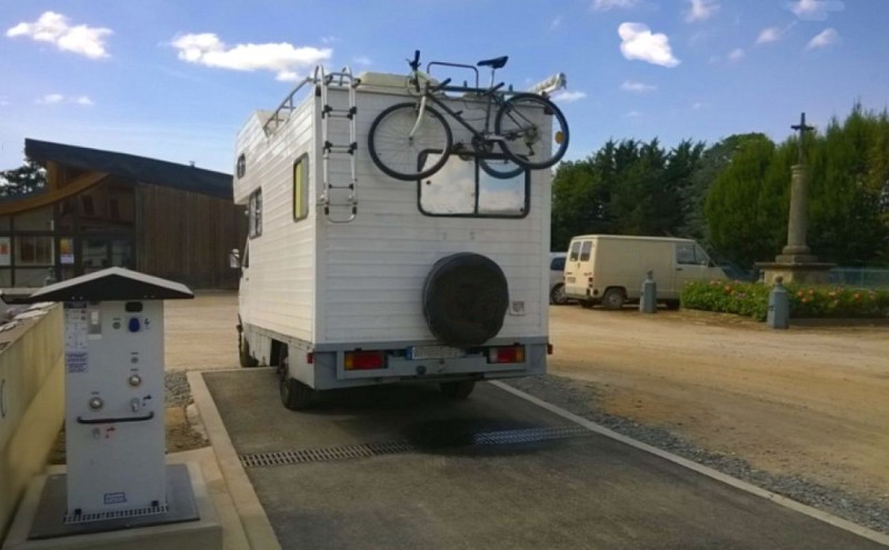 Aire d'accueil et de service - Le Montet